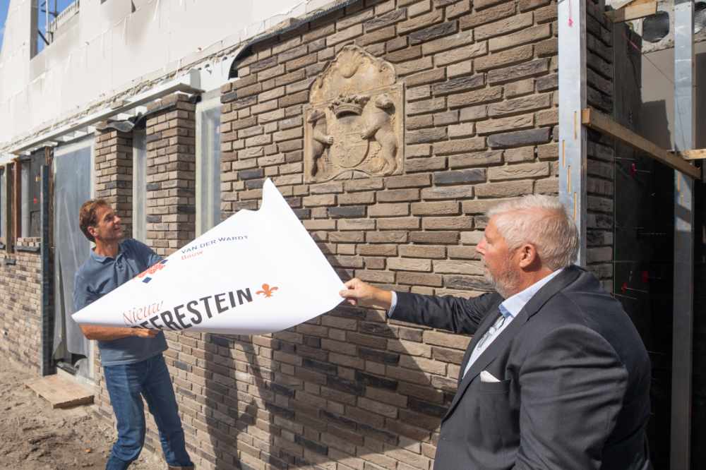 HKB2409 onthulling gevelsteen Beerestein MQ